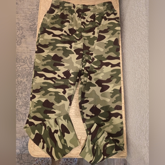 Camouflage Print Sweatpants 14/16 - Picture 7 of 7